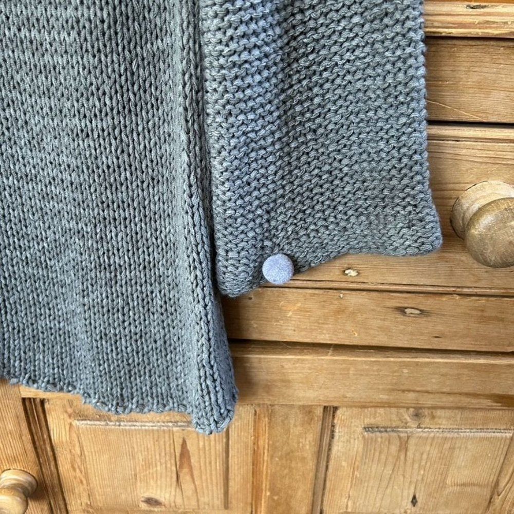 b - Sharp Medium Gray Knit Sweater Puff Balls Chunky - Picture 6 of 13